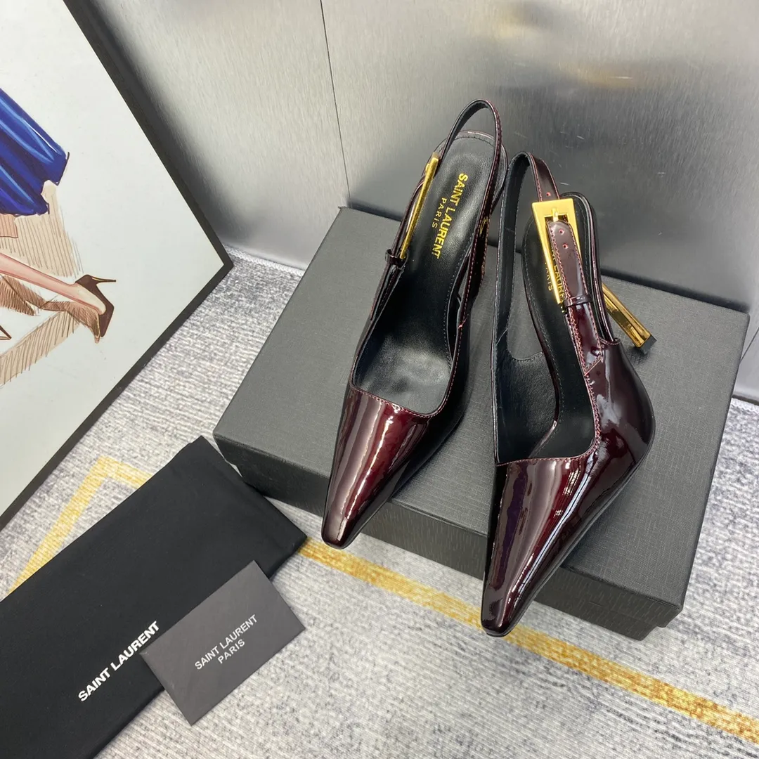 👟👟Ex-factory price 660👟👟 𝐒𝐚𝐢𝐧𝐭 𝐋𝐚𝐮𝐫𝐞𝐧𝐭# Saint Laurent 23F/W small gold bar high heels continue the past high-end and elegant ysl small gold bar heels are really good-looking! Saint Laurent square pointed toe slingback high-heeled shoes. The small gold bar heels really fully highlight the neat and minimalist annual party party. 👟👟factory price. A must-have for arty. Flash sale. So eye-catching. Upper: Customized cow patent leather. Outsole: Genuine leather outsole. Size: 35-40 (40 customized items are not returnable)